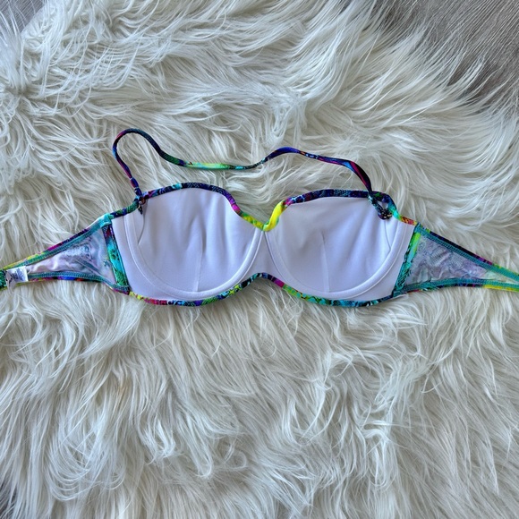 Luli Fama Bandeau Bikini - Picture 4 of 9